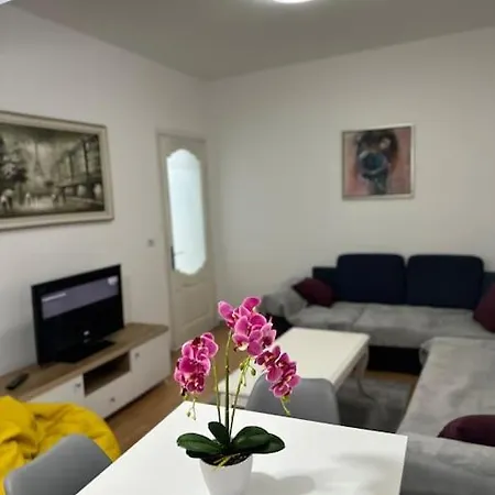 The Urbanite Apartmán Tirana